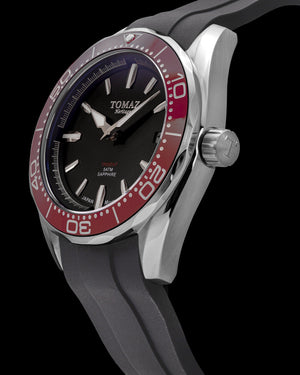 
                  
                    Load image into Gallery viewer, Trident GR03A-D1 (Silver/Red) Gray Silicone Strap
                  
                